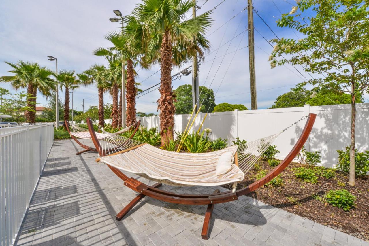 | Holiday Inn Express & Suites St. Petersburg - Madeira Beach, an IHG Hotel