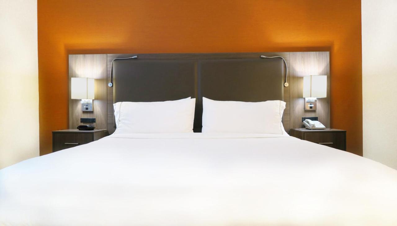 King Suite - Disability Access at Holiday Inn Express & Suites Elk Grove Central - Hwy 99 by IHG