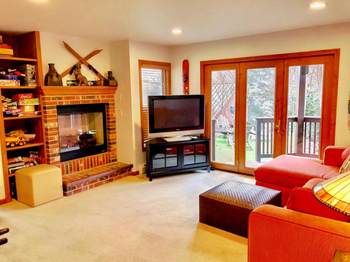 | C3 Crawford Ridge Townhome with Mt Washington views - just a short walk from ski lodge and slopes