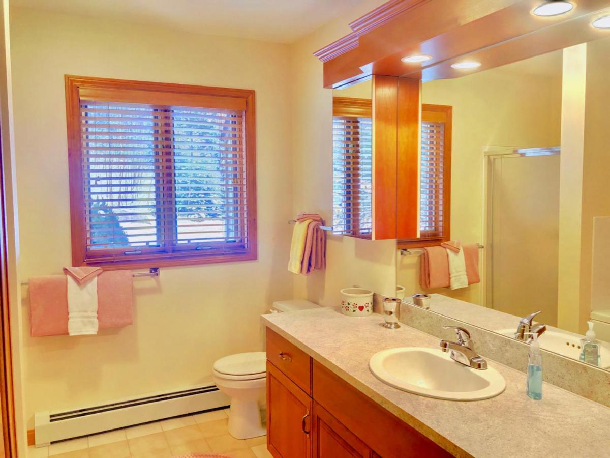 | C6 Beautiful views from this Crawford Ridge Townhome a short walk from the slopes
