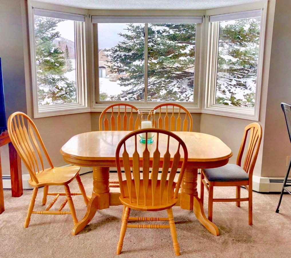 | F3 Fairway Village Condo with great mountain views, 8 minute walk from Omni Mount Washington Hotel!