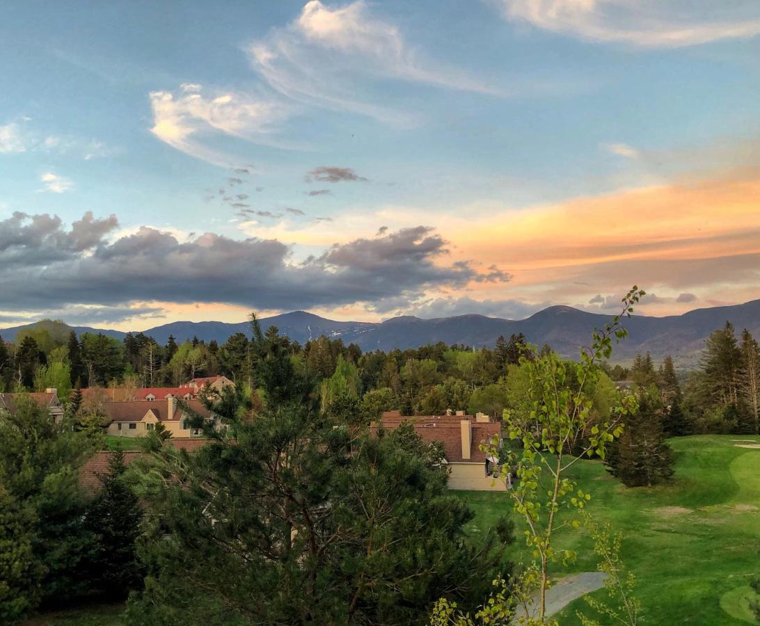 | F3 Fairway Village Condo with great mountain views, 8 minute walk from Omni Mount Washington Hotel!