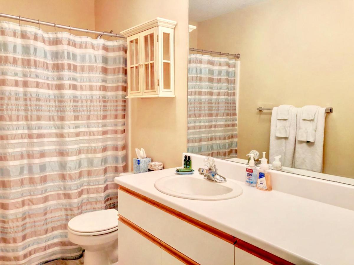 | F3 Fairway Village Condo with great mountain views, 8 minute walk from Omni Mount Washington Hotel!