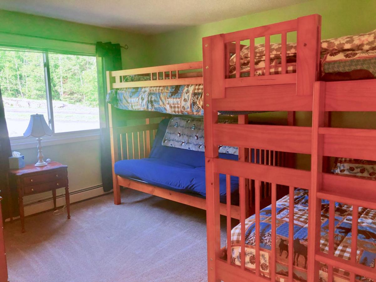 | F3 Fairway Village Condo with great mountain views, 8 minute walk from Omni Mount Washington Hotel!