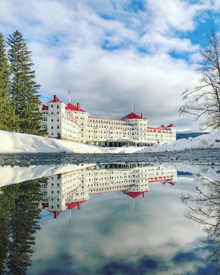 | F3 Fairway Village Condo with great mountain views, 8 minute walk from Omni Mount Washington Hotel!