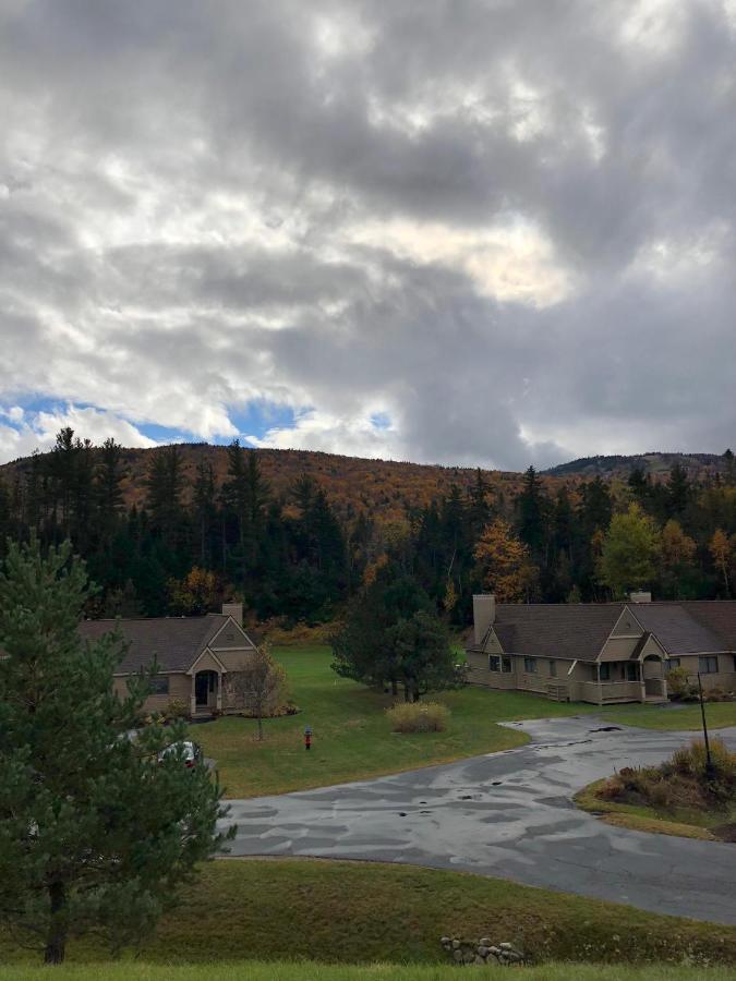 | F3 Fairway Village Condo with great mountain views, 8 minute walk from Omni Mount Washington Hotel!