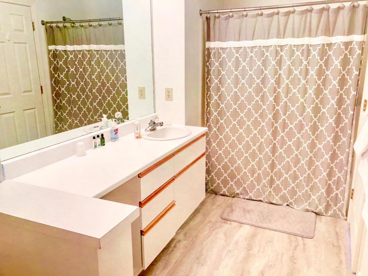 | F3 Fairway Village Condo with great mountain views, 8 minute walk from Omni Mount Washington Hotel!