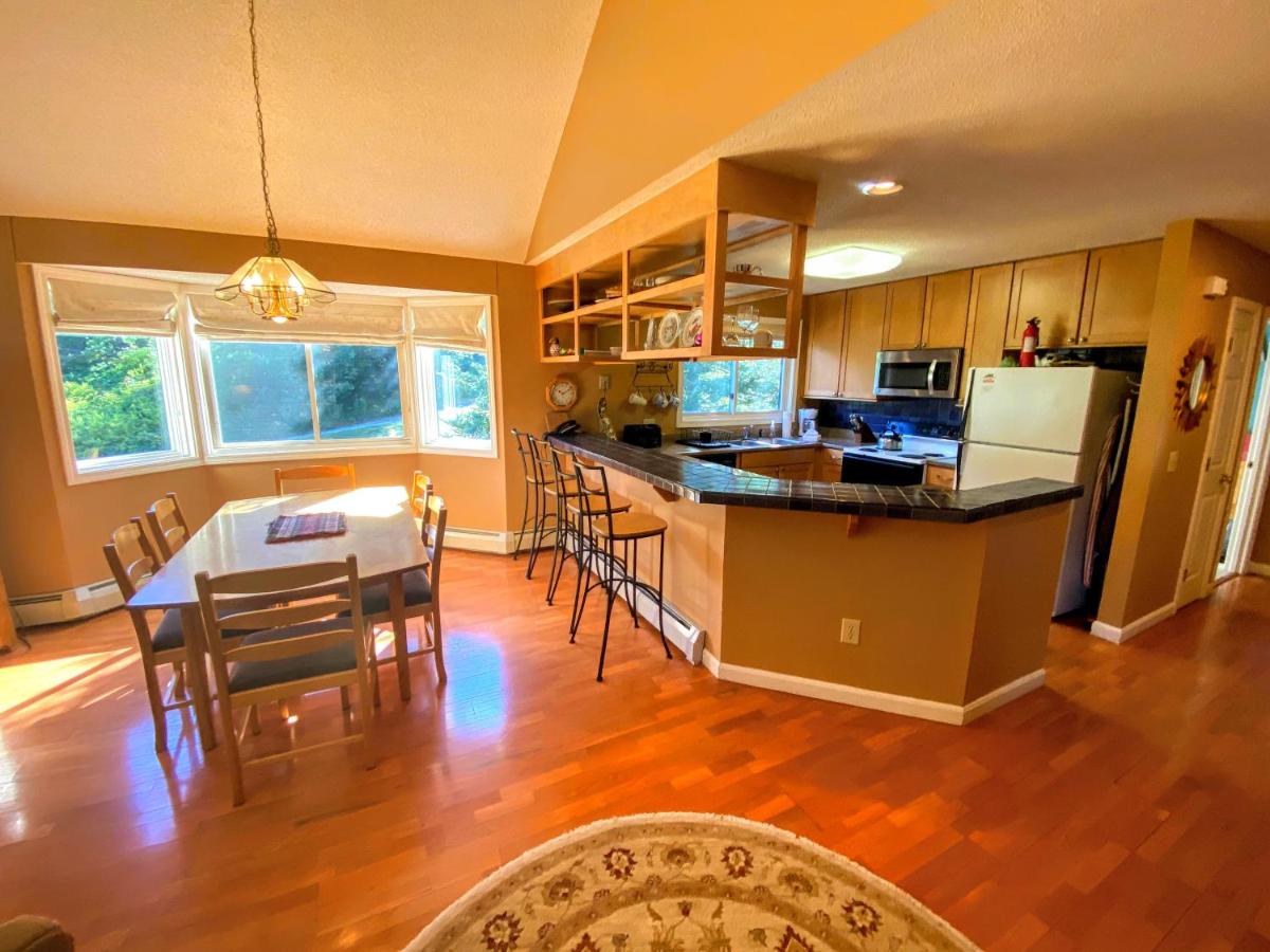 | F6 Townhome with golf course and mountain views in Bretton Woods, next to Mt Washington HotelF6
