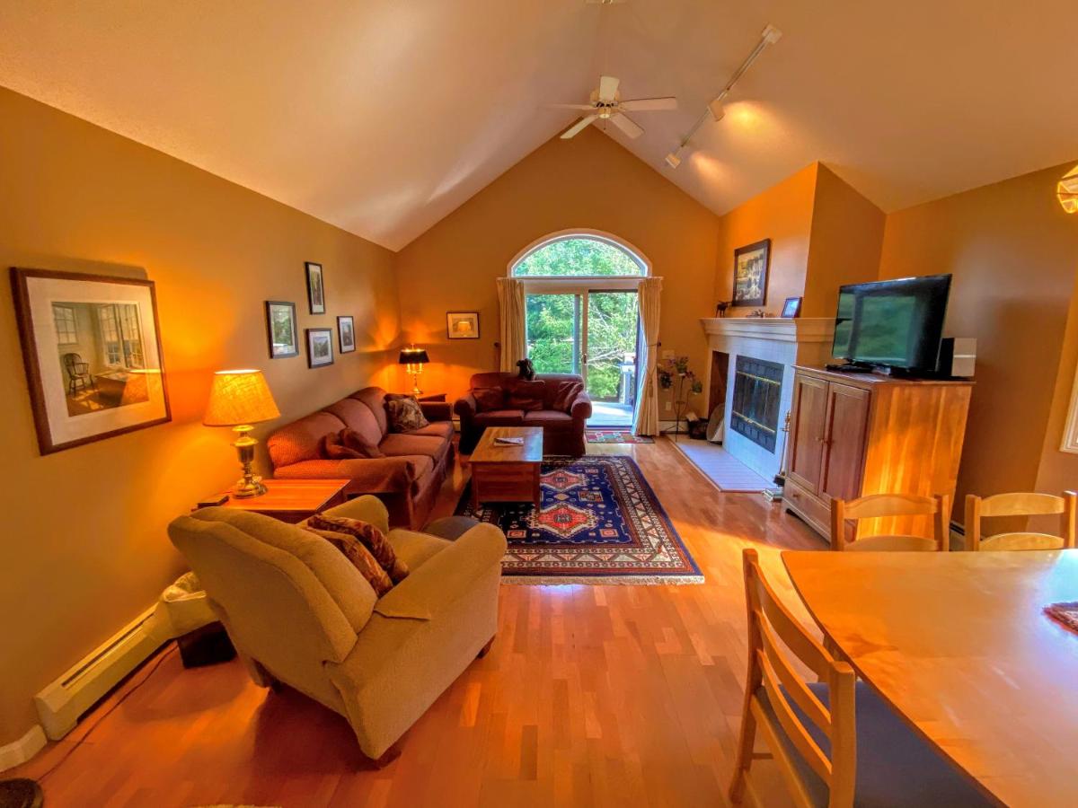 | F6 Townhome with golf course and mountain views in Bretton Woods, next to Mt Washington HotelF6
