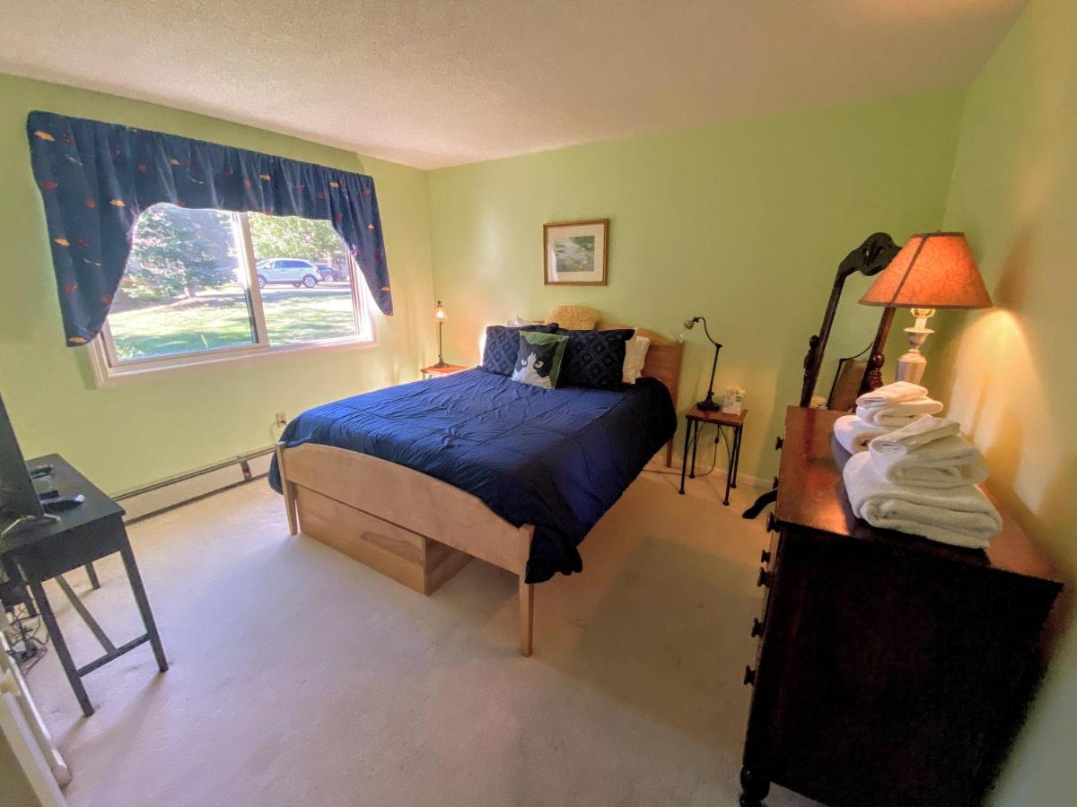 | F6 Townhome with golf course and mountain views in Bretton Woods, next to Mt Washington HotelF6