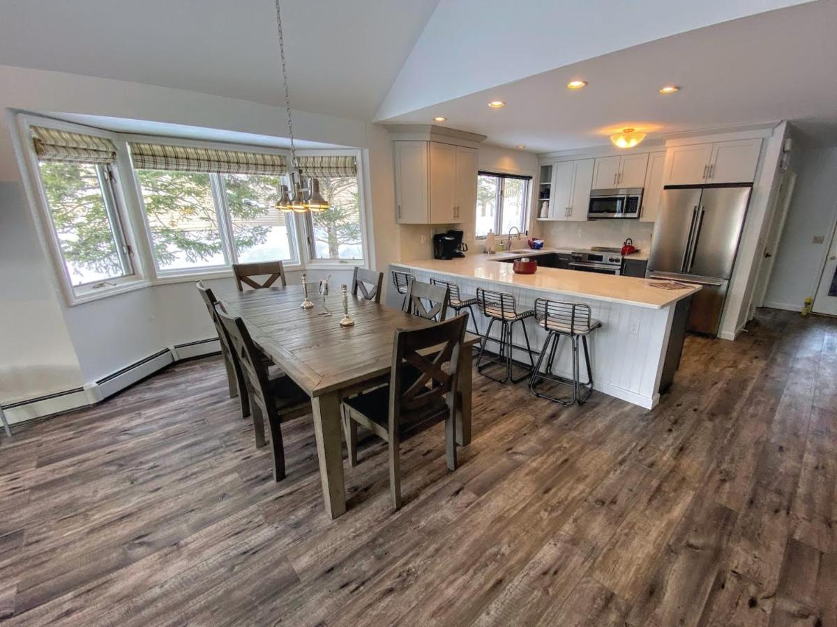 | F7 Comfortable golf course townhouse within walking distance of Mount Washington Hotel
