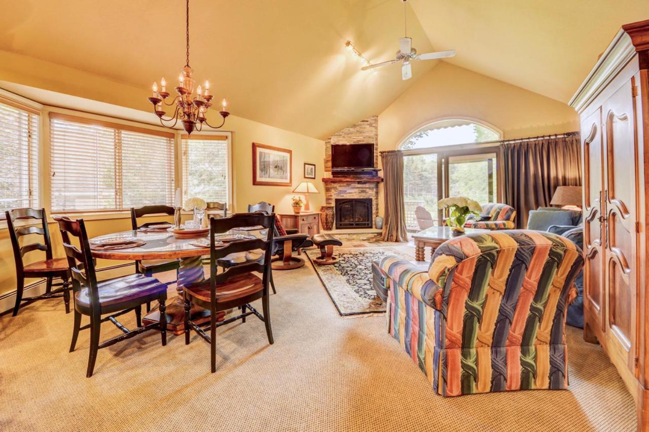 | F8 Luxurious Mt Washington Hotel golf course home Wifi, cable, air conditioning