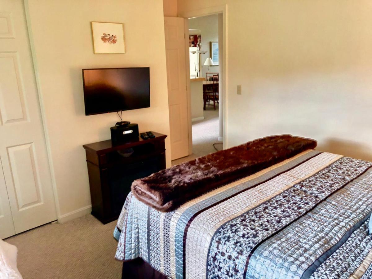 | G4 Modern home with AC within walking distance of golf course and Mt Washington Hotel