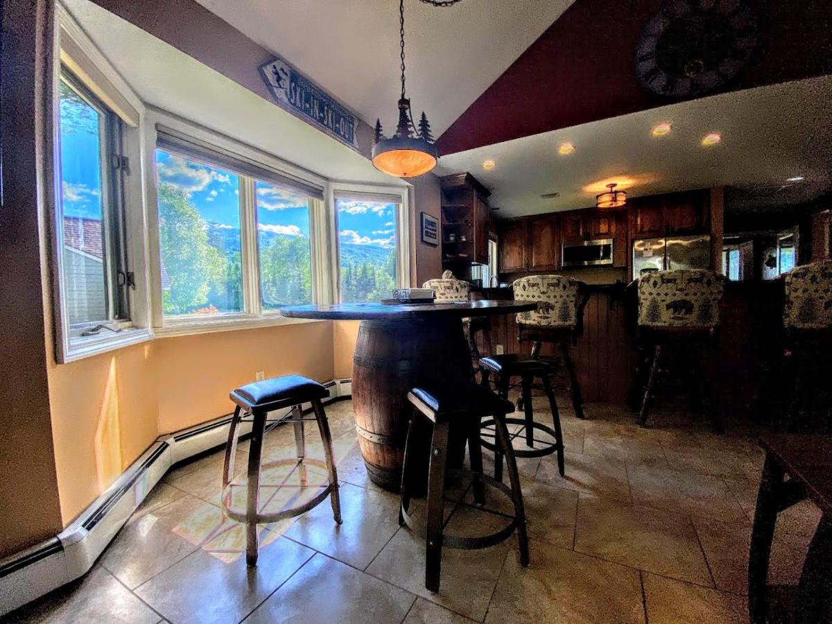  | G5 WOW Stunning single level home next to golf course and Mt Washington Hotel, AC, skiing