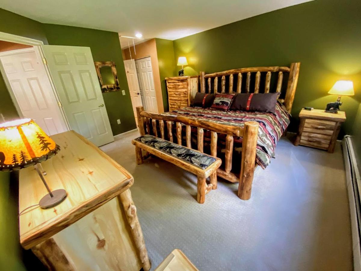  | G5 WOW Stunning single level home next to golf course and Mt Washington Hotel, AC, skiing