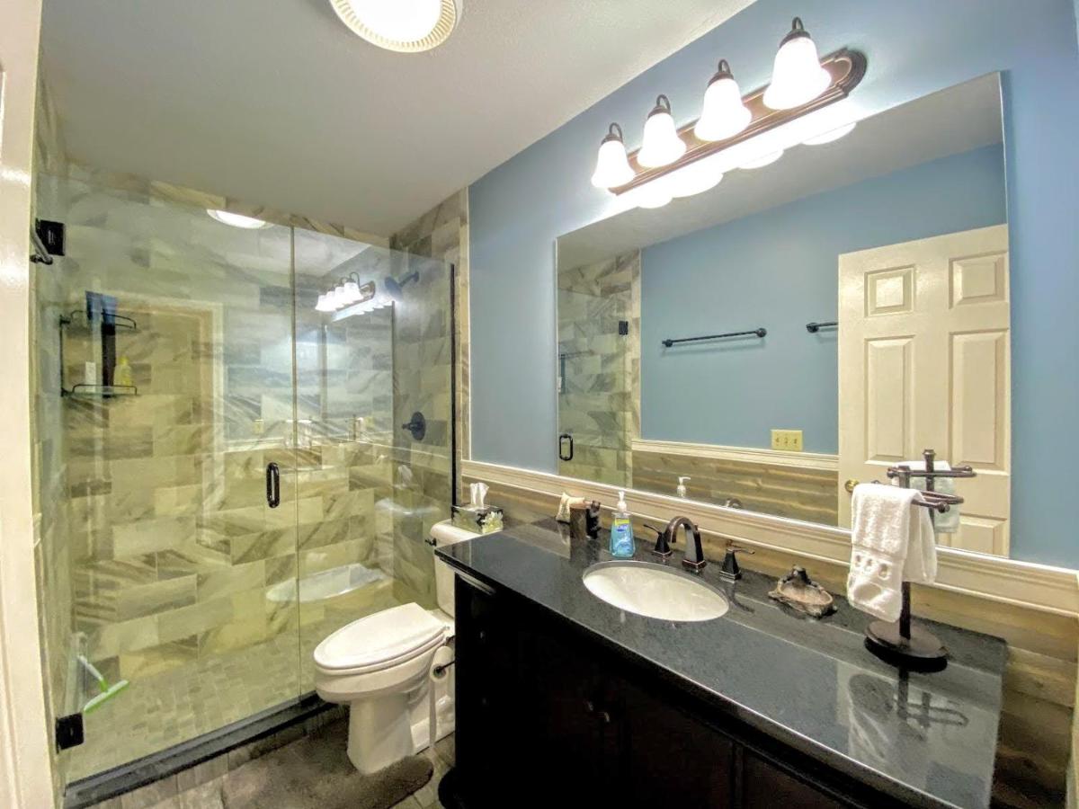  | G5 WOW Stunning single level home next to golf course and Mt Washington Hotel, AC, skiing