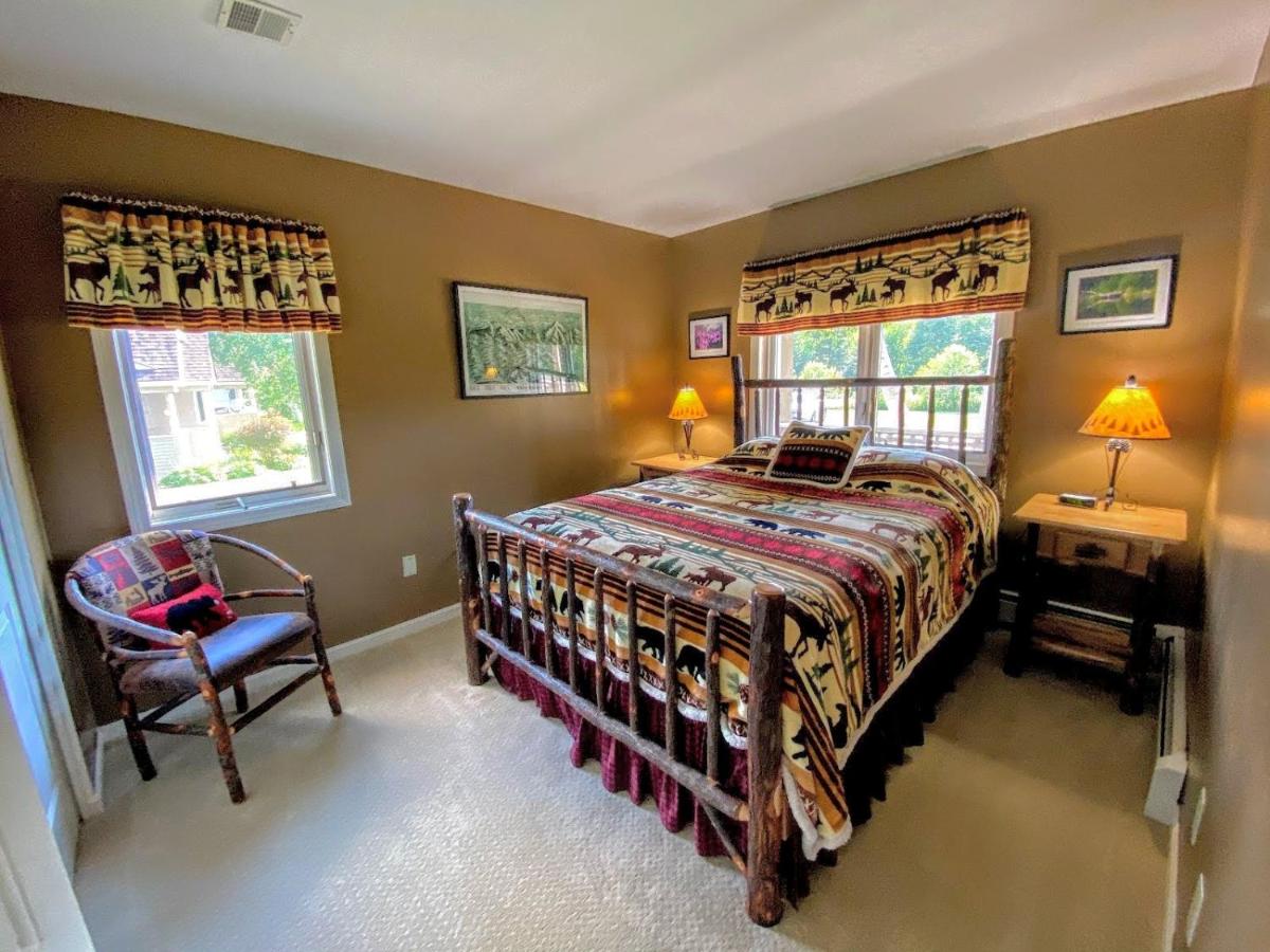  | G5 WOW Stunning single level home next to golf course and Mt Washington Hotel, AC, skiing