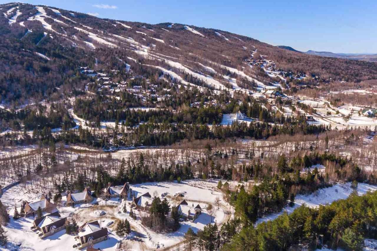  | G5 WOW Stunning single level home next to golf course and Mt Washington Hotel, AC, skiing