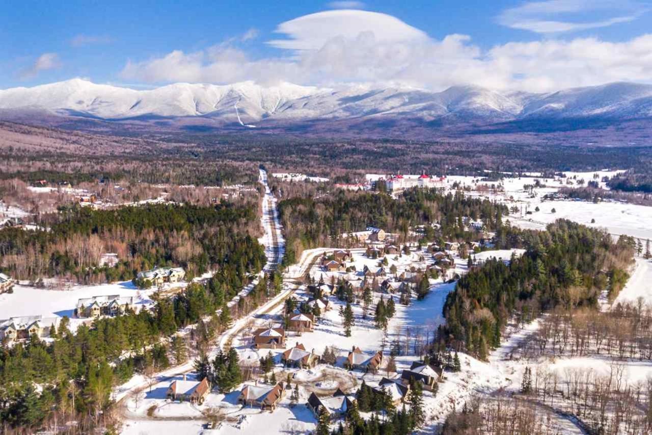  | G5 WOW Stunning single level home next to golf course and Mt Washington Hotel, AC, skiing