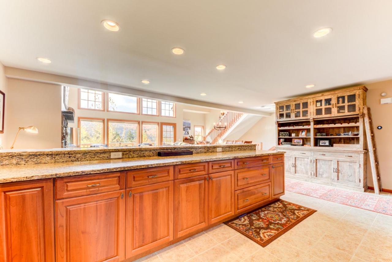 | H4 Ski Slope Views! Bretton Woods condo with easy access to Mt Washington, Skiing, White Mountains!