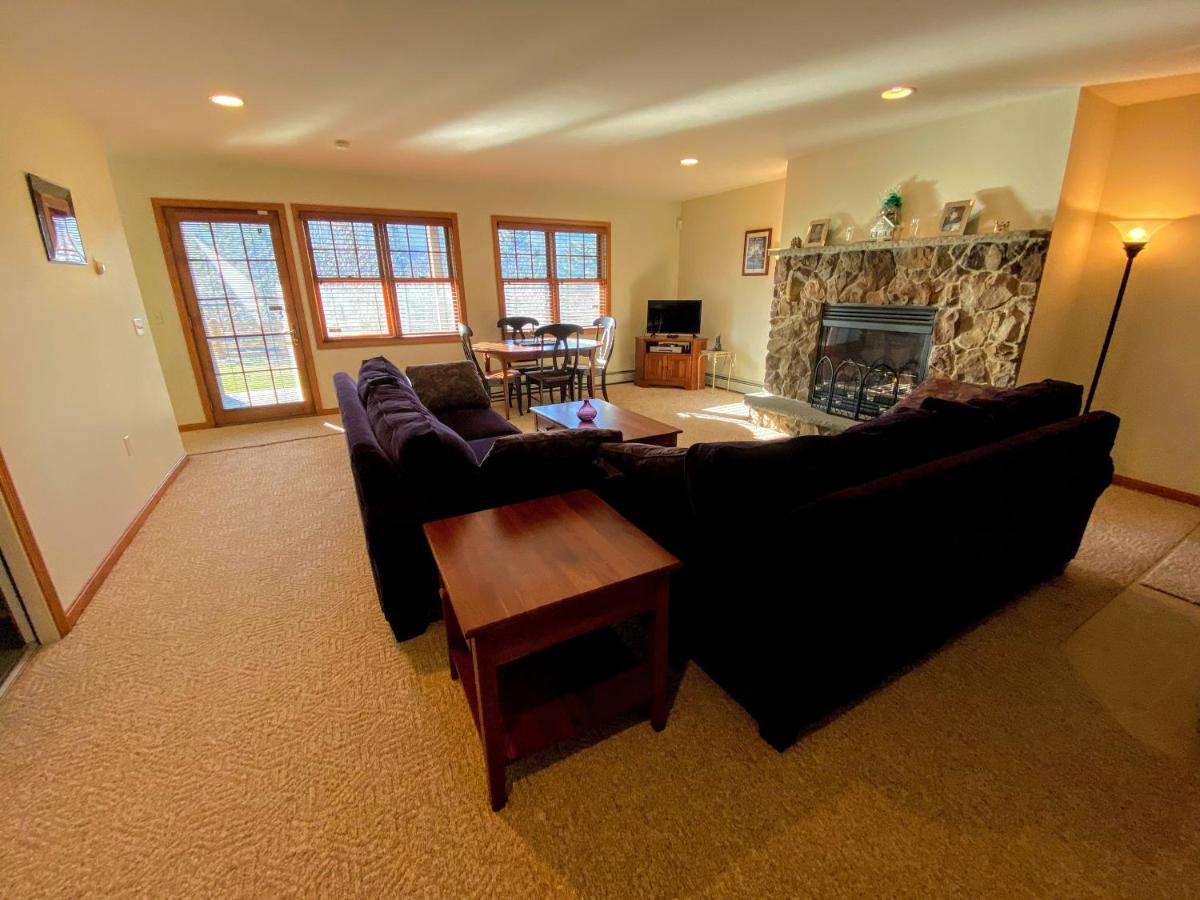 | H5 Luxurious StoneHill Townhome with magnificent ski slopes view, hot tub!