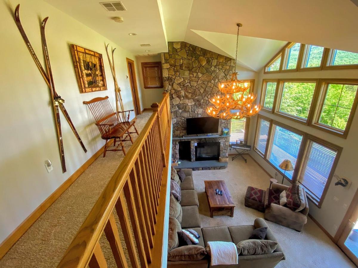 | M1 Luxury home, a short walk from the Mount Washington Hotel AC, heated floor, stunning views