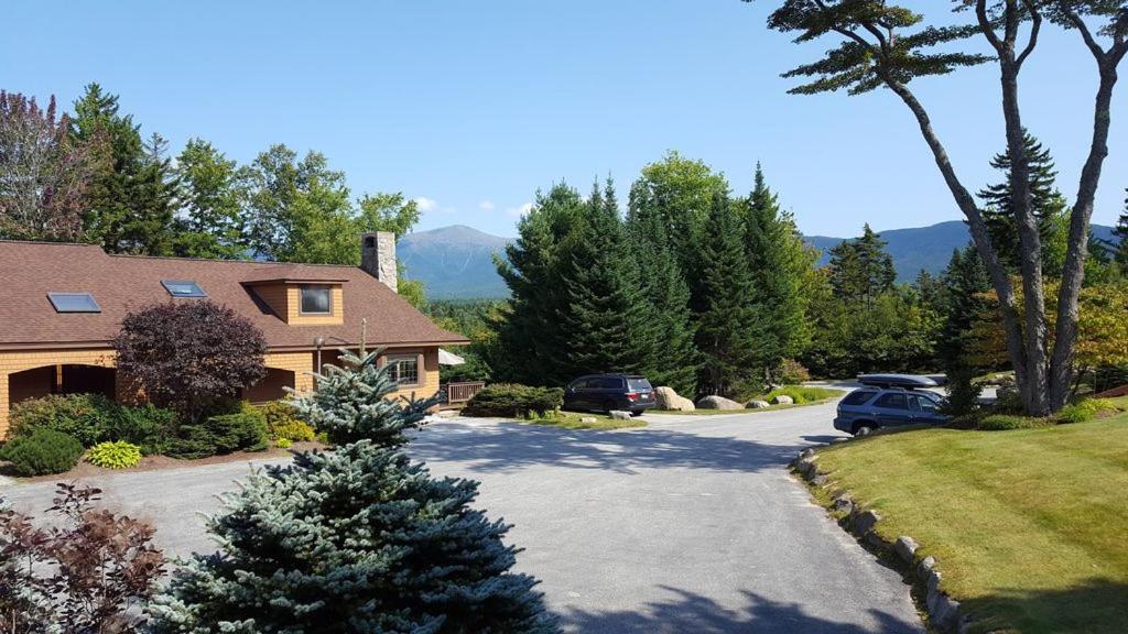  | O1 Slopeside Bretton Woods cottage with AC, large patio and private yard Walk to slopes