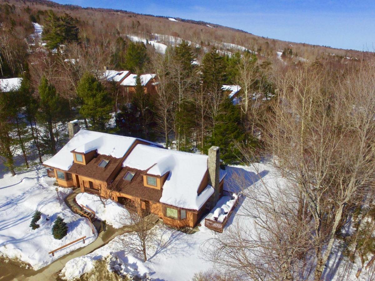 | O1 Slopeside Bretton Woods cottage with AC, large patio and private yard Walk to slopes