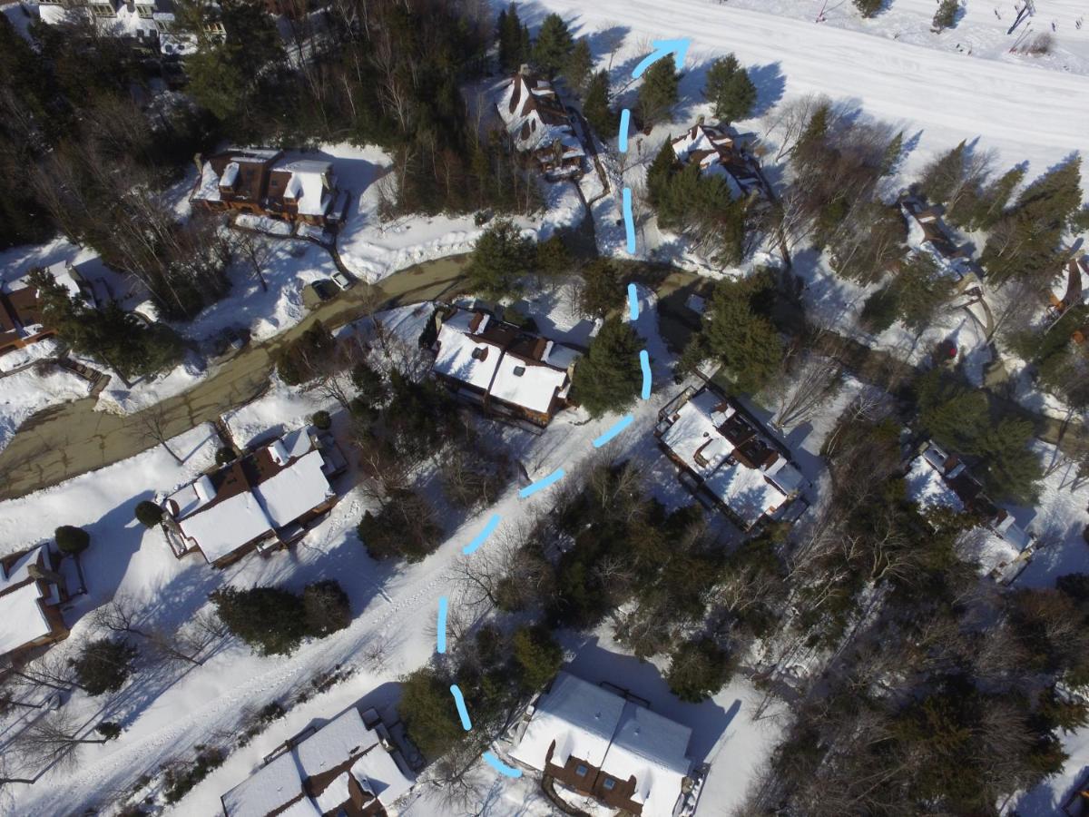 | O1 Slopeside Bretton Woods cottage with AC, large patio and private yard Walk to slopes