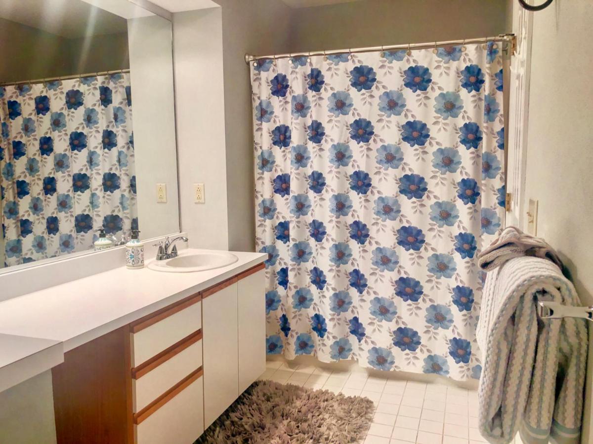 | G2 Sunny and homey Fairway Village Townhome right on the Omni Mount Washington Hotel golf course
