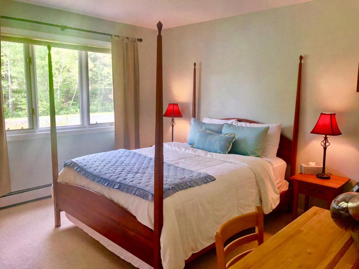 | G2 Sunny and homey Fairway Village Townhome right on the Omni Mount Washington Hotel golf course
