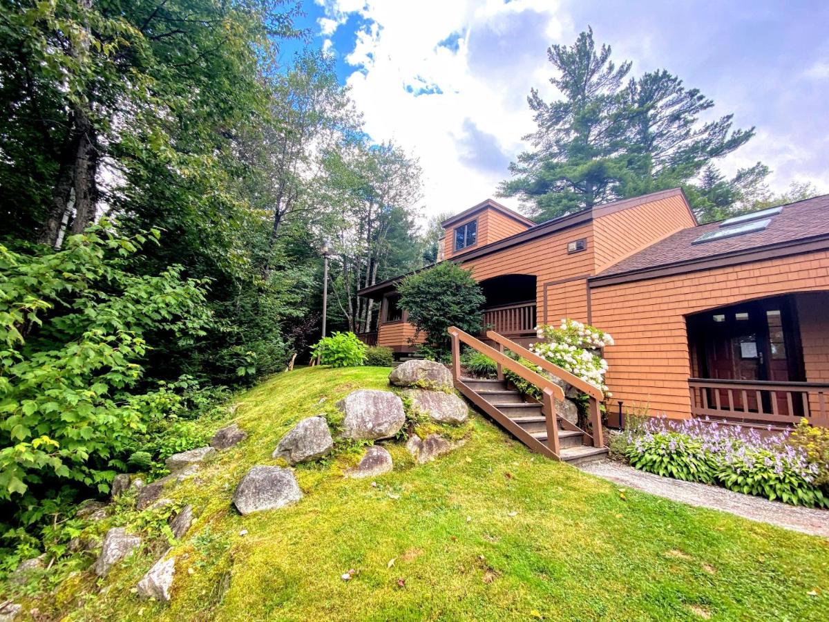 | O6 Newly renovated with high class upgrades Great ski access, boot warmer, ski rack, yard, AC