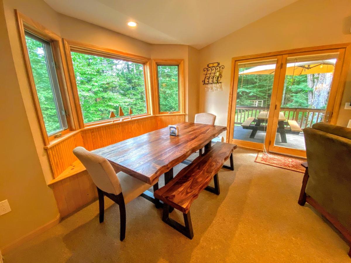 | O6 Newly renovated with high class upgrades Great ski access, boot warmer, ski rack, yard, AC