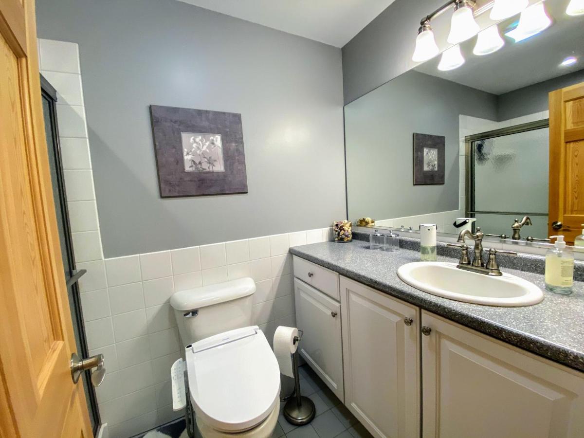 | O6 Newly renovated with high class upgrades Great ski access, boot warmer, ski rack, yard, AC