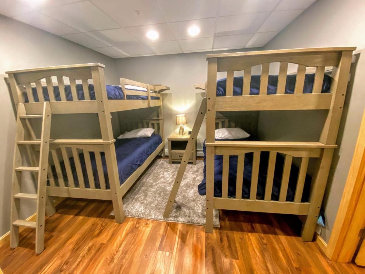 | O6 Newly renovated with high class upgrades Great ski access, boot warmer, ski rack, yard, AC