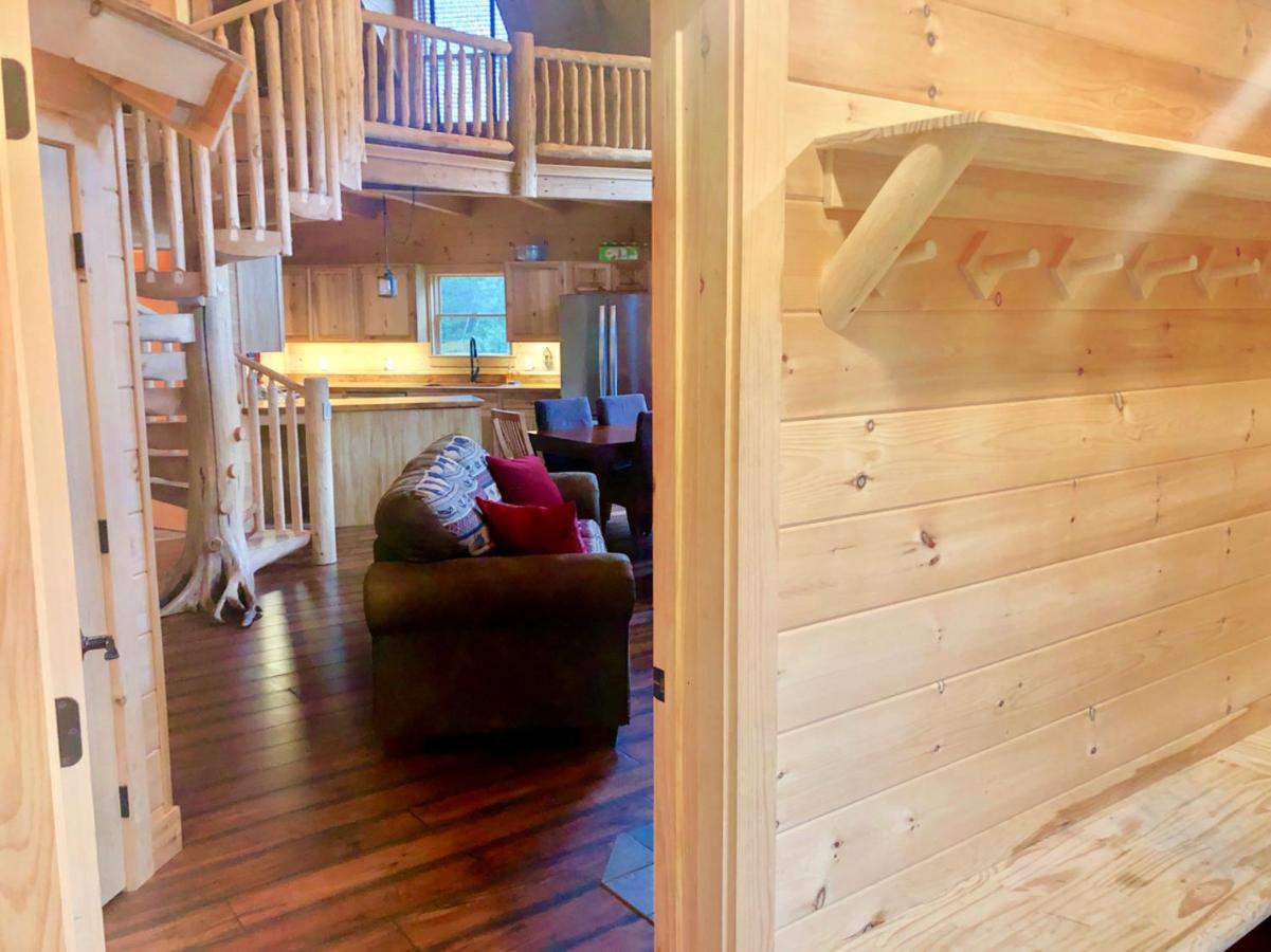 | OR Luxury 'yurt-like' home in Bretton Woods with private beach, firepit, AC, fishing and trails