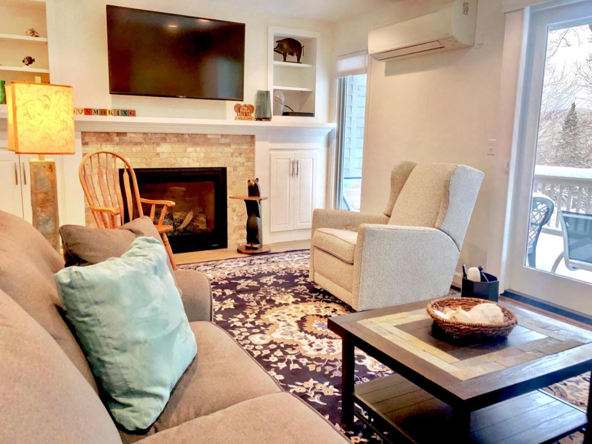 | R5 Completely renovated Bretton Woods condo, AC, unbeatable SKI-IN SKI-OUT location Fast wifi