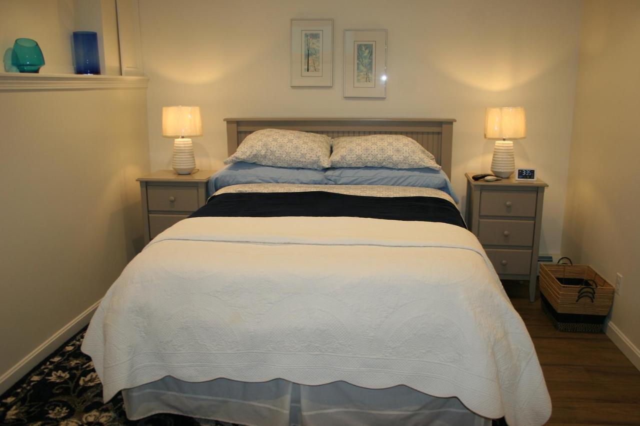 | R5 Completely renovated Bretton Woods condo, AC, unbeatable SKI-IN SKI-OUT location Fast wifi