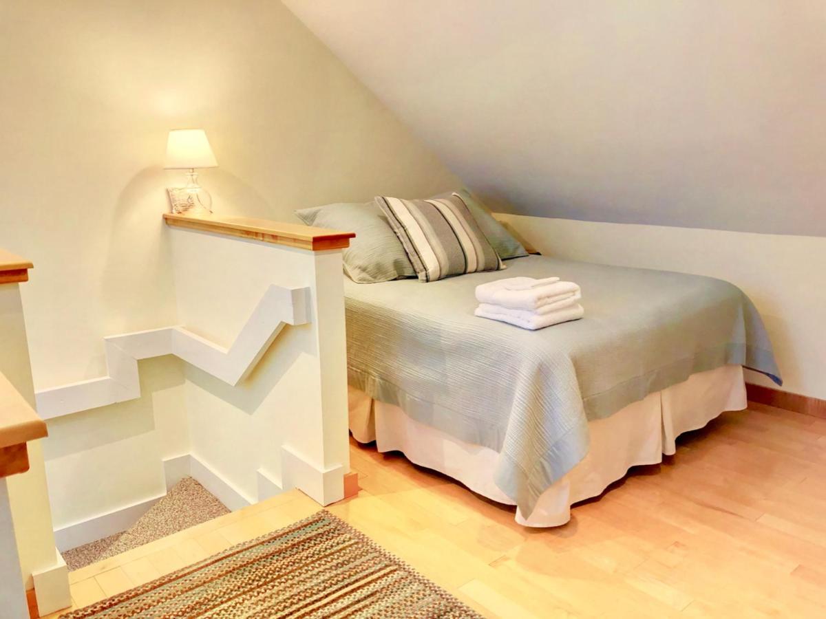 | R1 Renovated Bretton Woods Slopeside townhome in the heart of the White Mountains