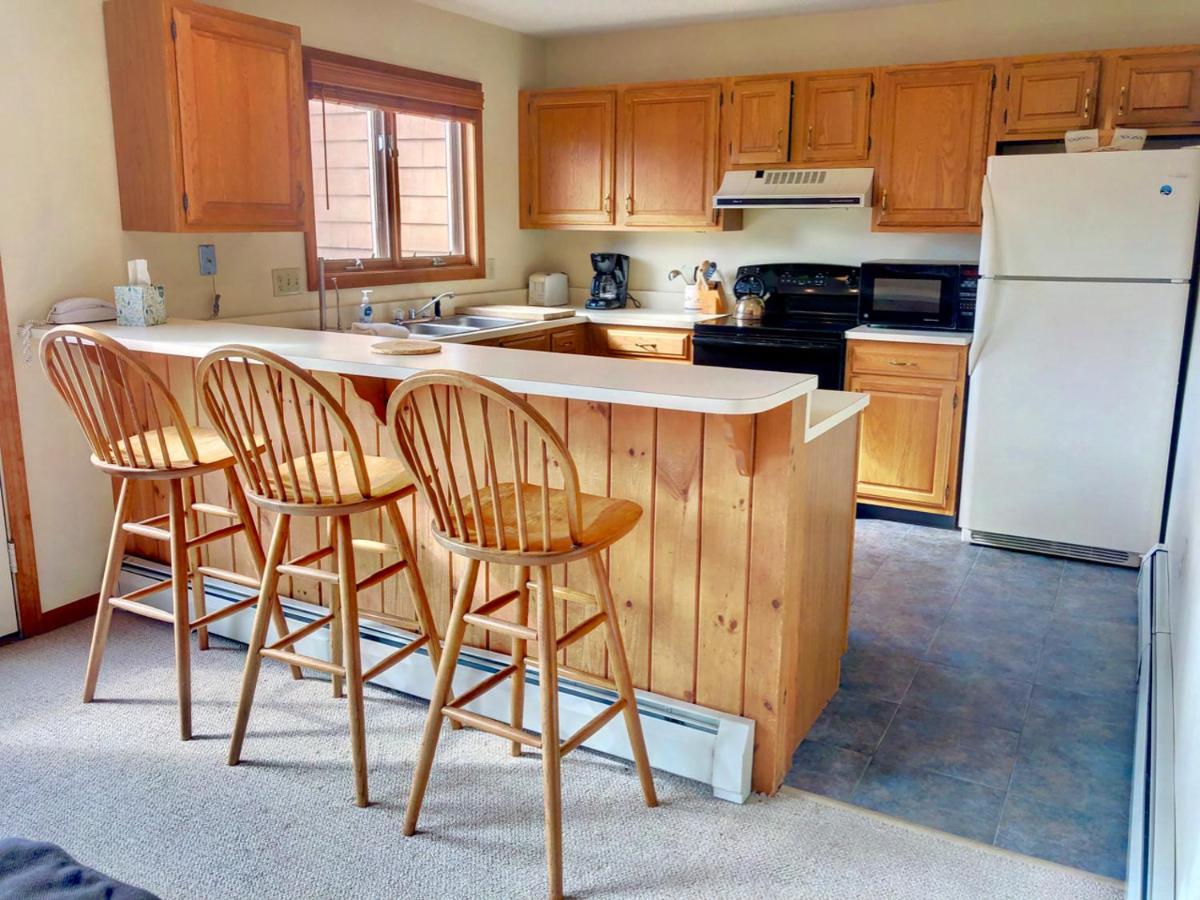 | W4 Comfortable and spacious Bretton Woods condo with ski slope views, fireplace and fast wifi!