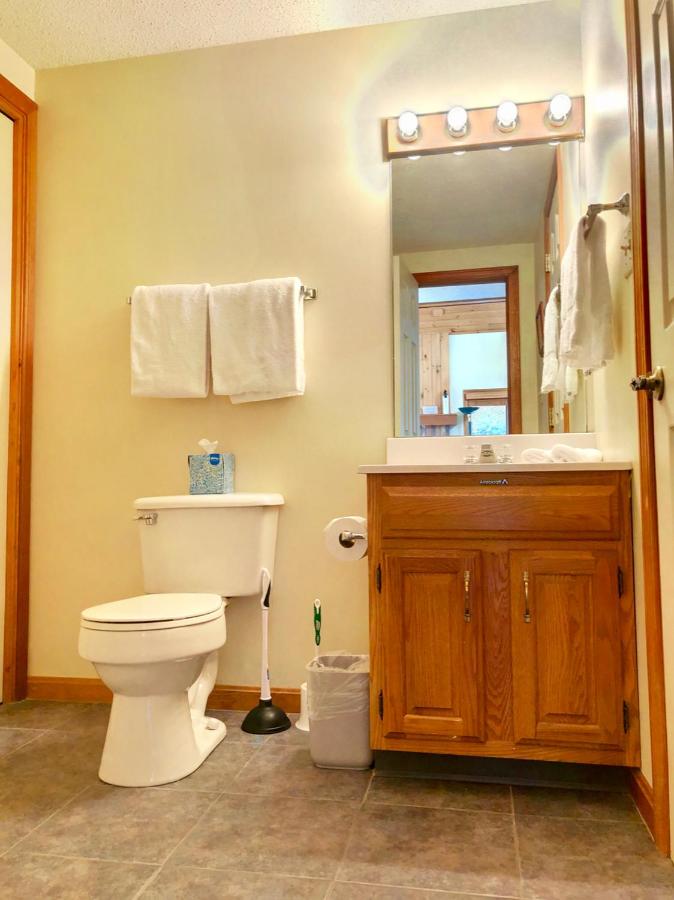 | W4 Comfortable and spacious Bretton Woods condo with ski slope views, fireplace and fast wifi!