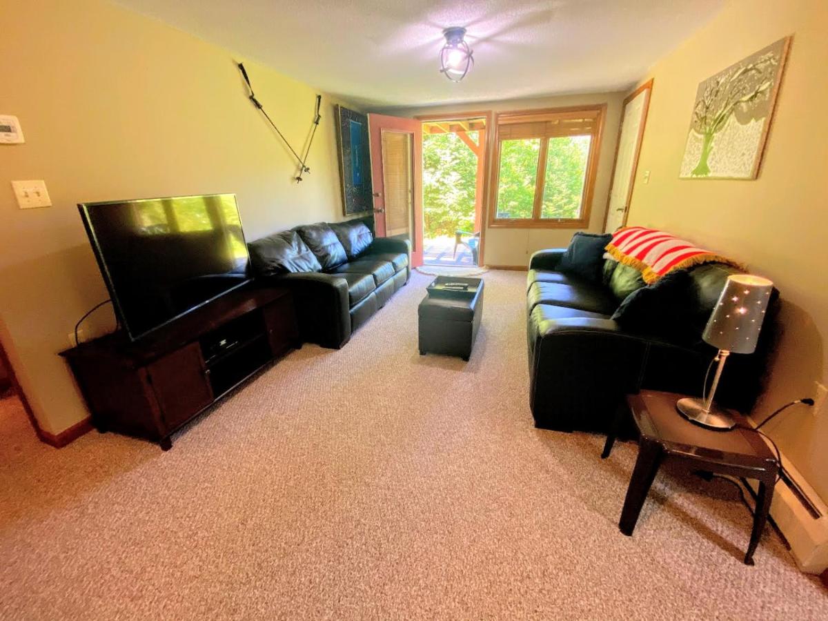 | W1 Cozy and comfortable Bretton Woods condo with ski slope views, fireplace