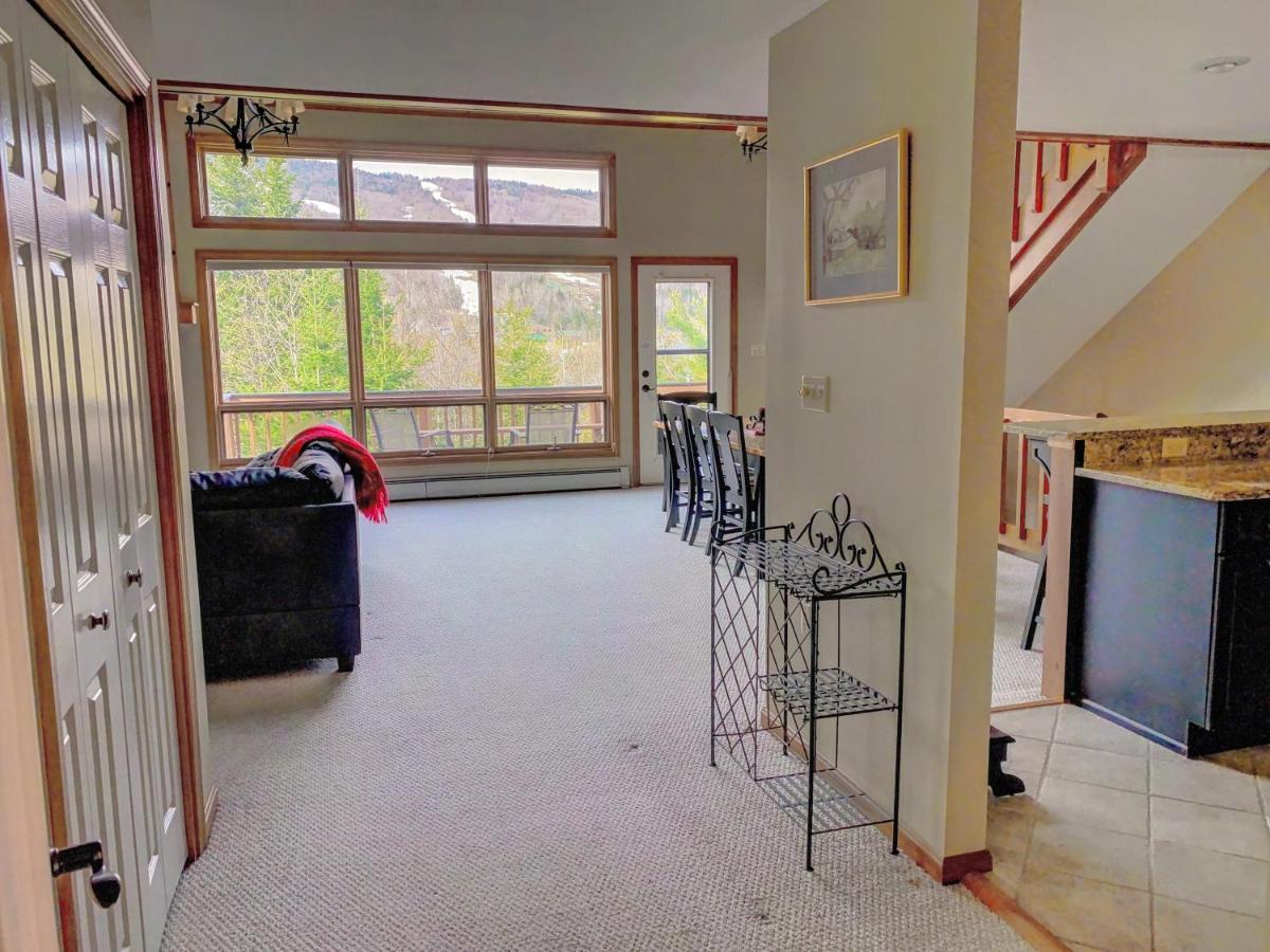 | W1 Cozy and comfortable Bretton Woods condo with ski slope views, fireplace