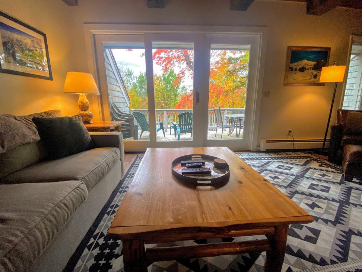 | R6 Upscale rustic Bretton Woods condo in unbeatable SKI-IN SKI-OUT location Fireplace fast WiFi
