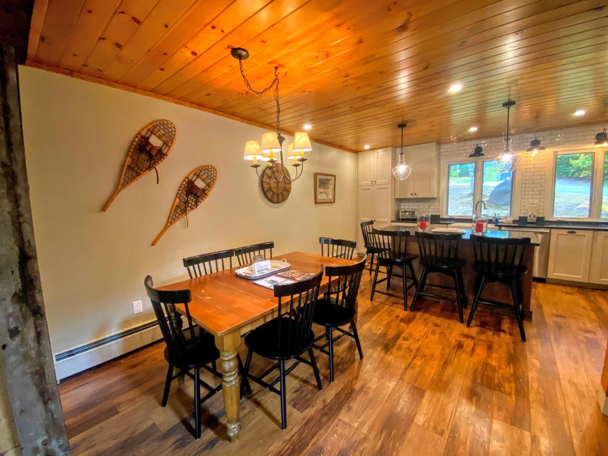 | R6 Upscale rustic Bretton Woods condo in unbeatable SKI-IN SKI-OUT location Fireplace fast WiFi