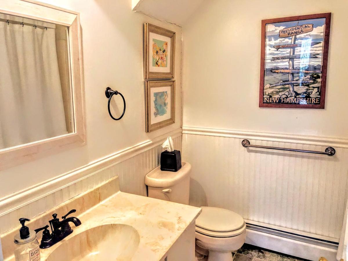 | R6 Upscale rustic Bretton Woods condo in unbeatable SKI-IN SKI-OUT location Fireplace fast WiFi