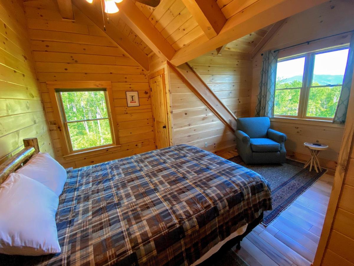  | UV Log home with direct Cannon Mountain views Minutes to attractions Fireplace, Pool Table, AC