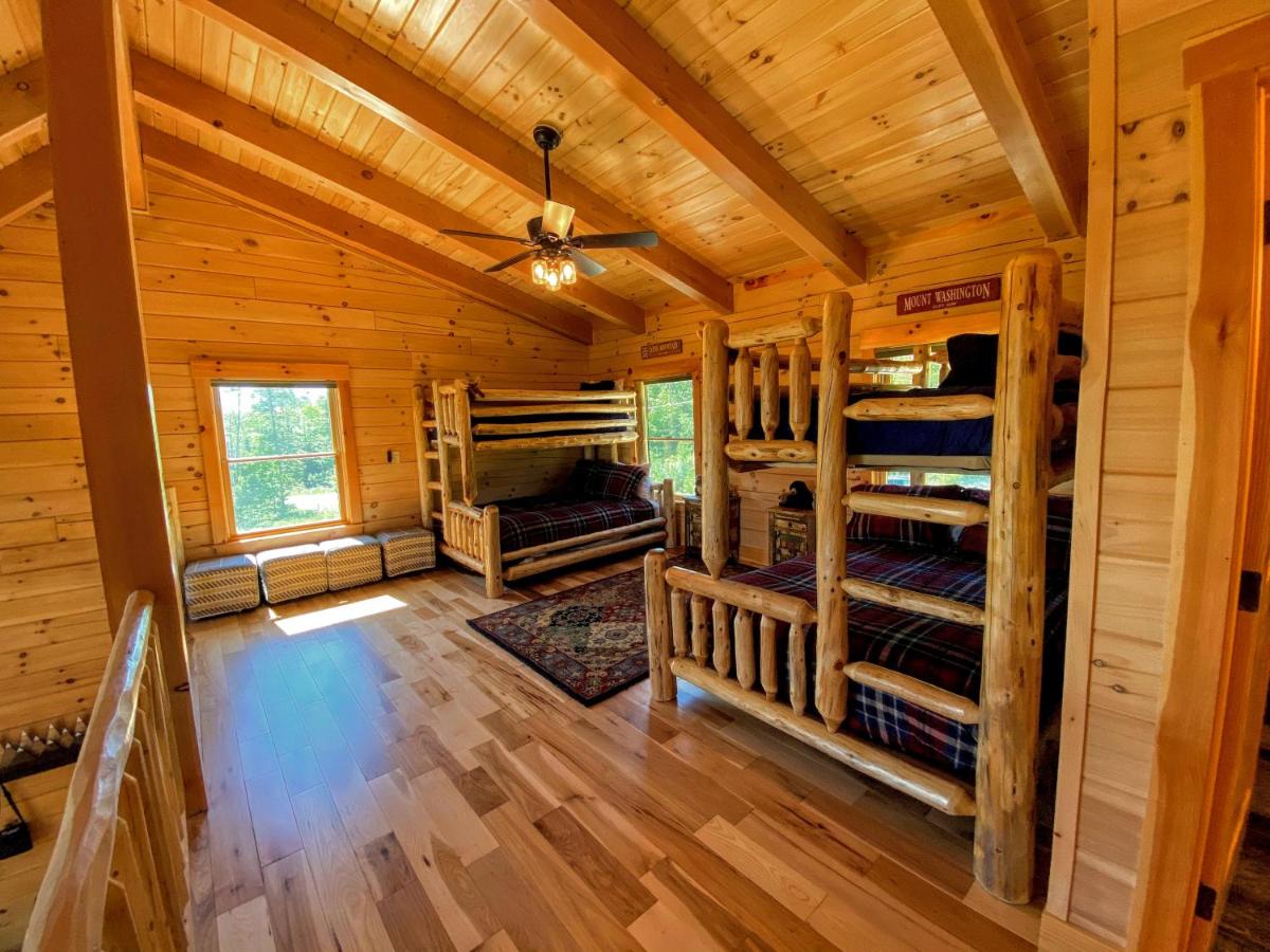  | UV Log home with direct Cannon Mountain views Minutes to attractions Fireplace, Pool Table, AC