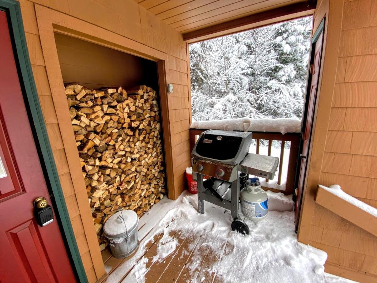 | W2 Mount Washington Place Townhome for winter seasonal 1 minute to ski slopes, reliable WiFi