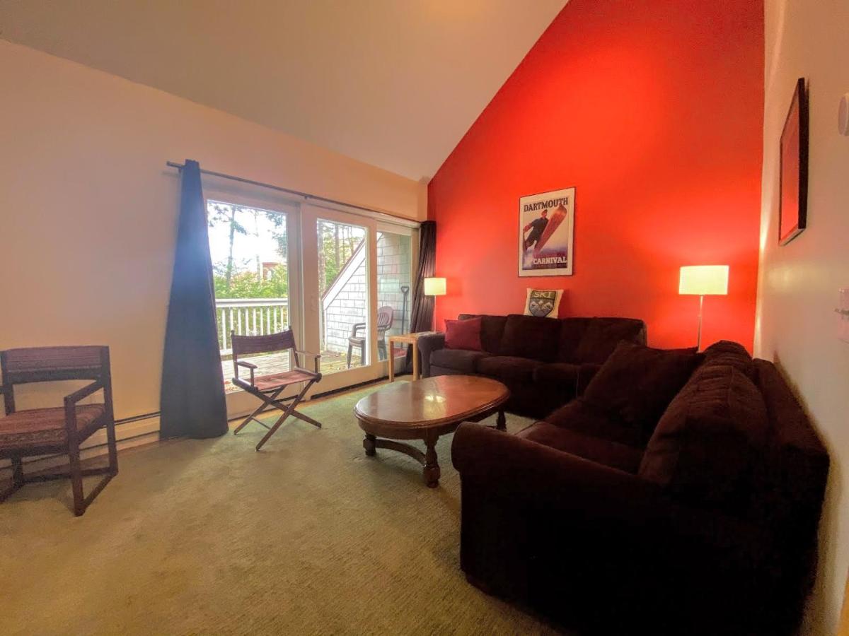  | R3 Lovely Bretton Woods townhome with updated kitchen sauna WiFi Steps to the ski trails